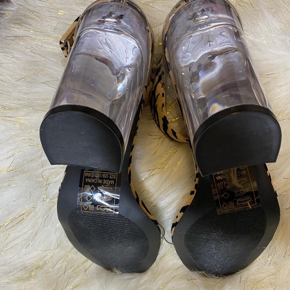 ✨Heel Sandals✨ - Picture 2 of 2